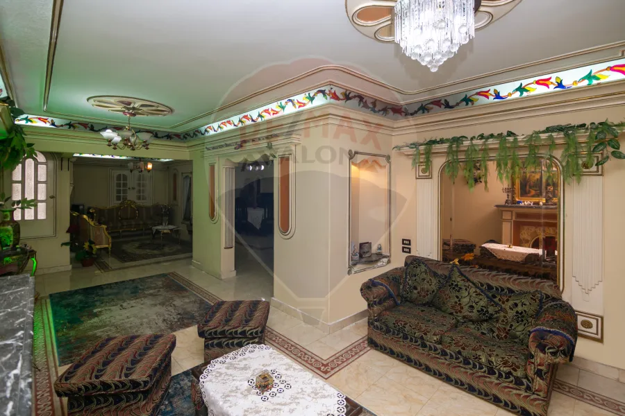 Apartment for sale 250 m Al-Sa&amp;#039;aa (Awlyaa elrahman st.)