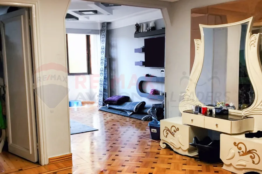 Apartment for sale 98 m Kafr Abdu (Abo El Ala St)