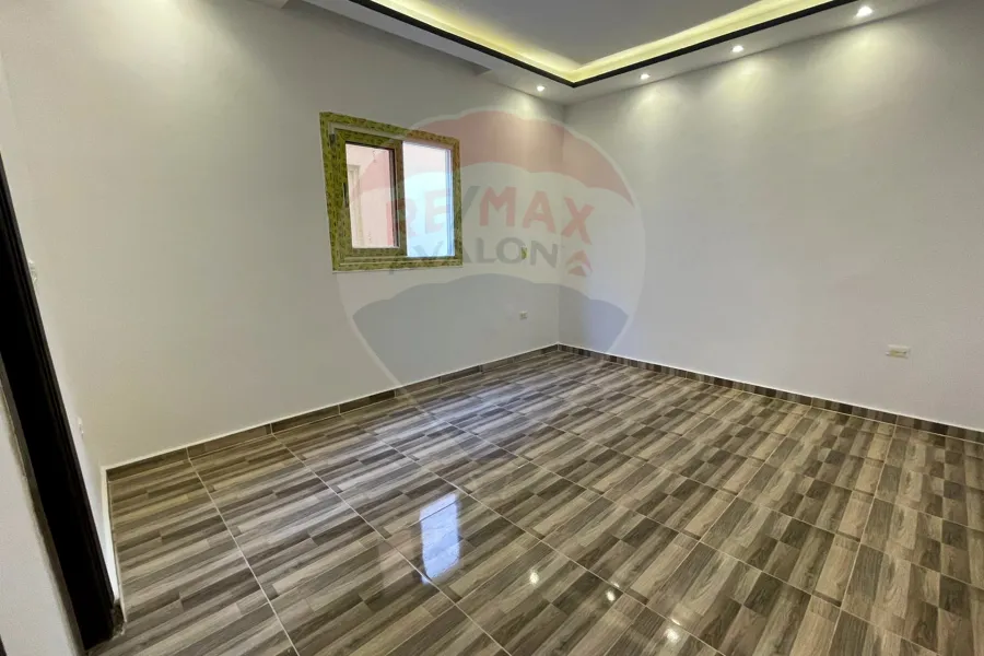 Registered Villa for sale 300 m King Mariout (Omar el Mokhtar st.)