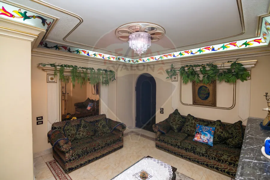 Apartment for sale 250 m Al-Sa&amp;#039;aa (Awlyaa elrahman st.)