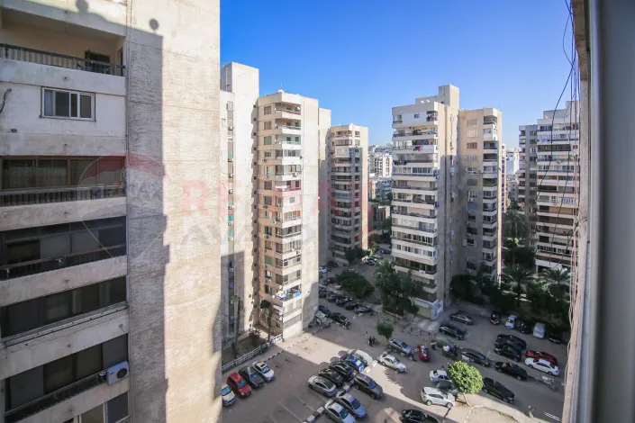 شقة للبيع 140 م سيدي جابر (عمارات الضباط مصطفى كامل)