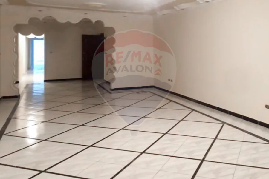 Apartment for sale 170 m Ganaklis (Steps from Abu Qir St.)