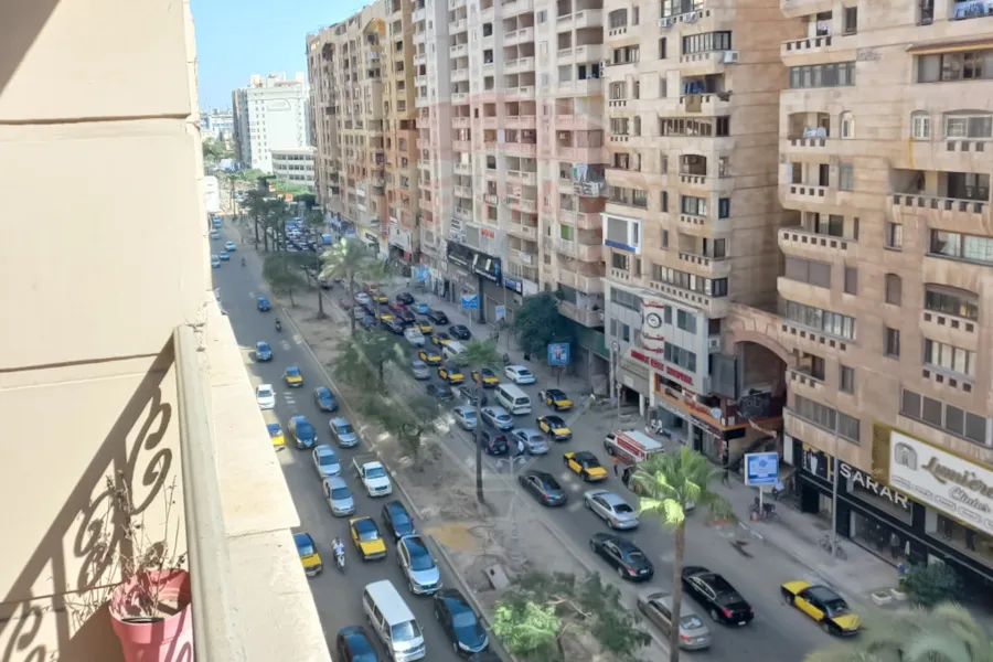 شقة للإيجار المفروش 190 م سموحه (ش فوزي معاذ)