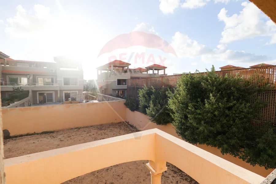 Stand alone villa for sale 840 m King Mariot (Alex West - Antoniades - model V3)