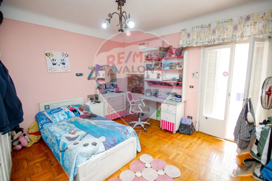 Apartment for rent 160 m Louran (steps from Abu Qir St - behind the National Bank)