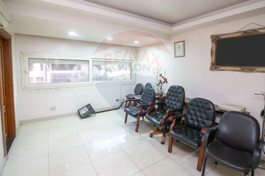 Administrative headquarters for rent 300 m Laurent (Abu Qir Street)