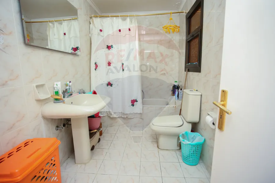 r sale 175 m Kafr Abdo (Mohamed Safwat St)