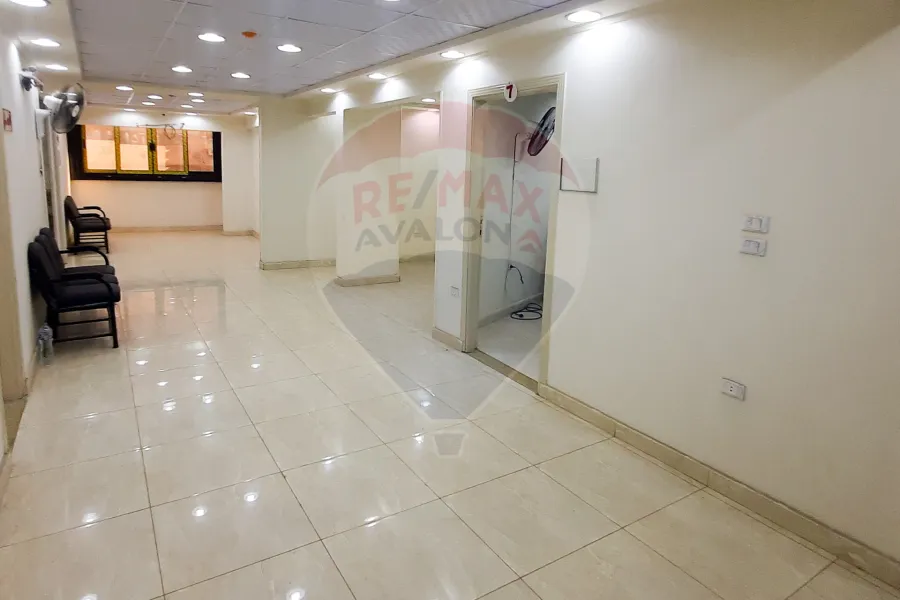 مركز طبي للإيجار 450 م الهانوفيل (طريق اسكندرية مطروح)
