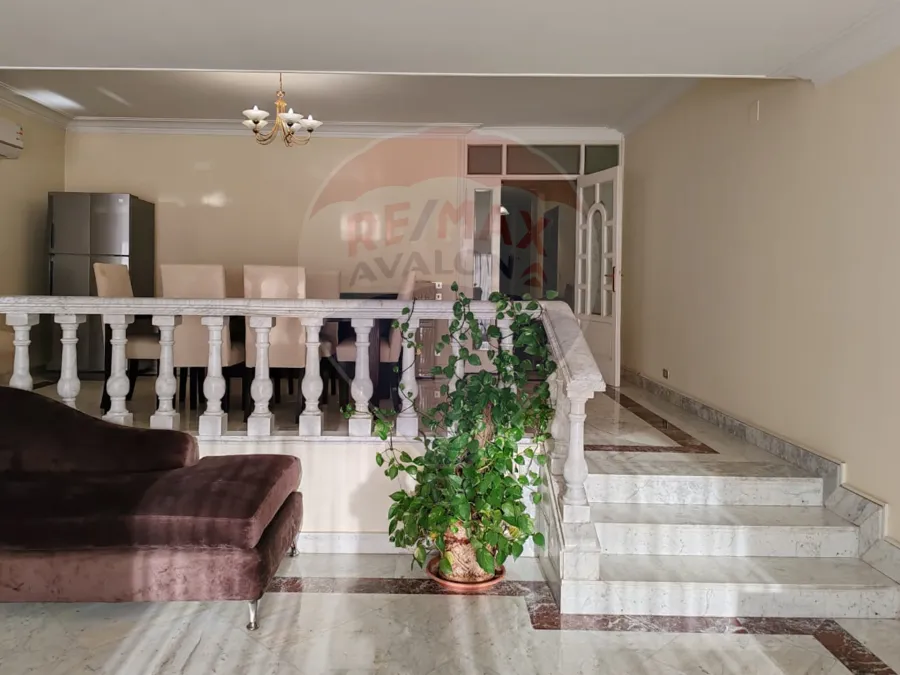 Apartment for sale 220 m in Maadi (Al Mahatta Square - steps from Maadi Metro)