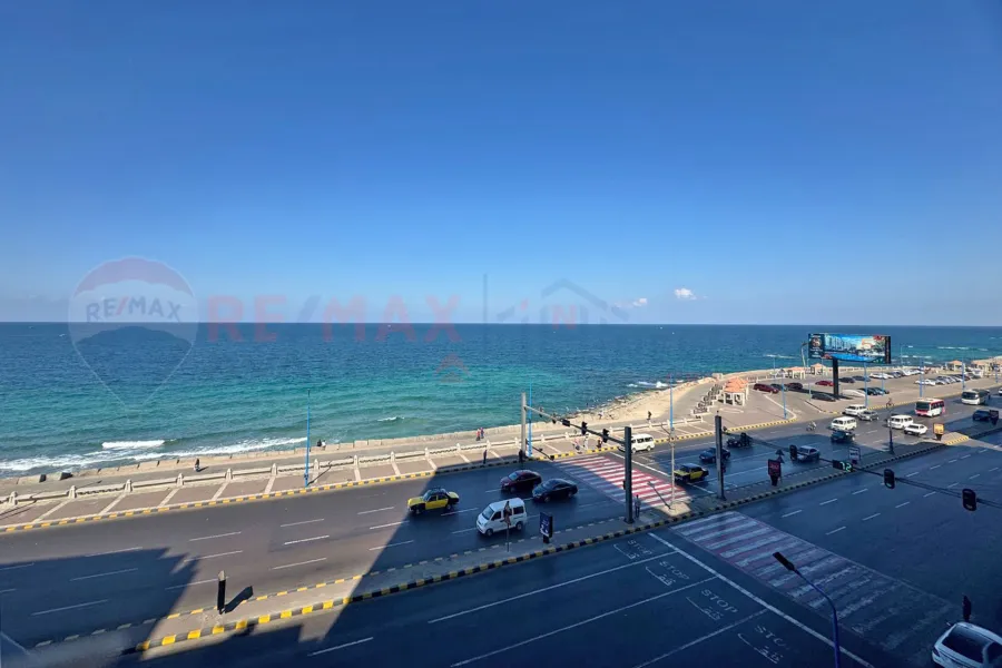 Apartment for rent 175 m Al-Ibrahimia (directly on the sea- brand building)