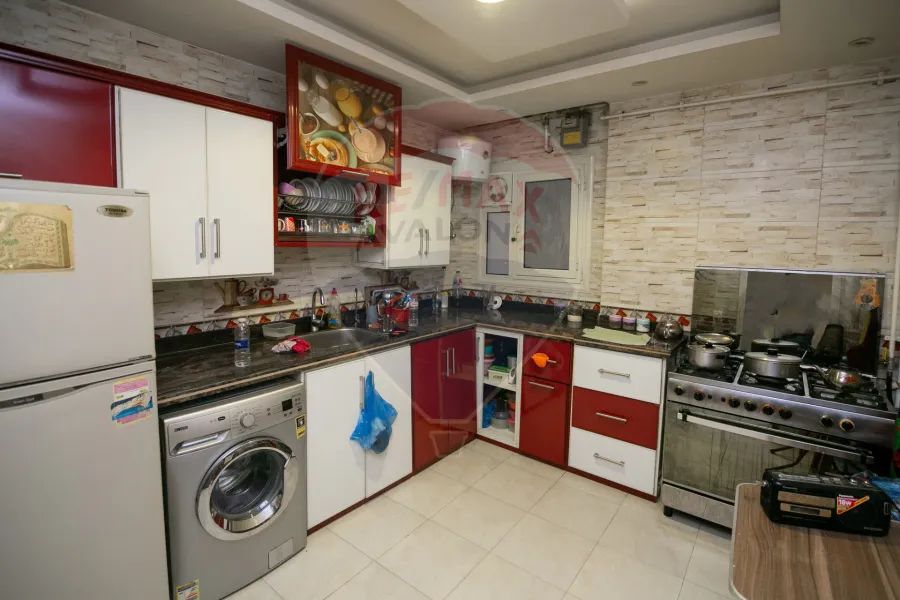 Apartment for sale 180 m El Shatby (steps from the sea)