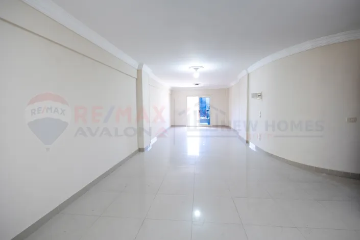 Apartment for sale 200 m Al Ibrahimeya (steps from Sporting Club)