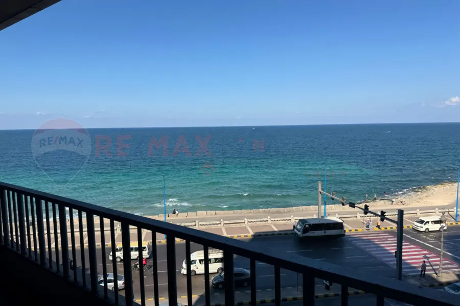 Apartment for rent 175 m Al-Ibrahimia (directly on the sea- brand building)