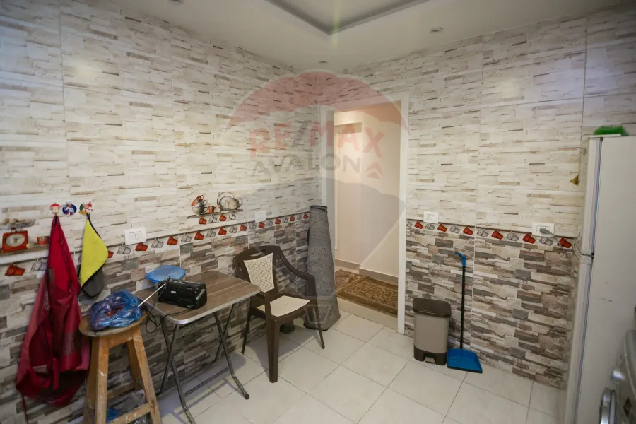 Apartment for sale 180 m El Shatby (steps from the sea)