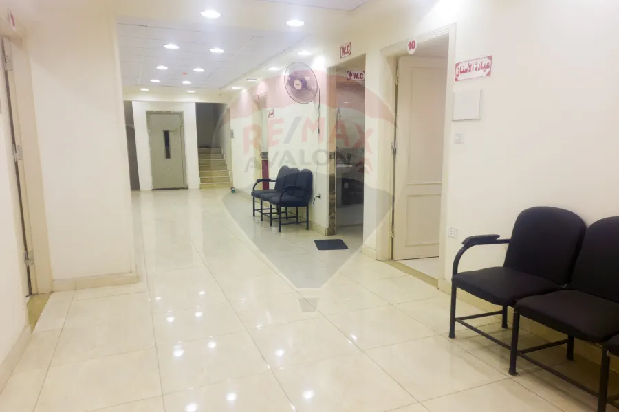 مركز طبي للإيجار 450 م الهانوفيل (طريق اسكندرية مطروح)