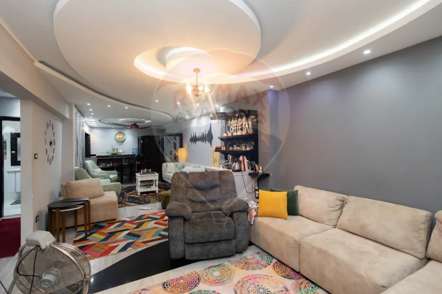 Apartment for sale 160 m Fleming (Abdelfattah El-Tawil St.)
