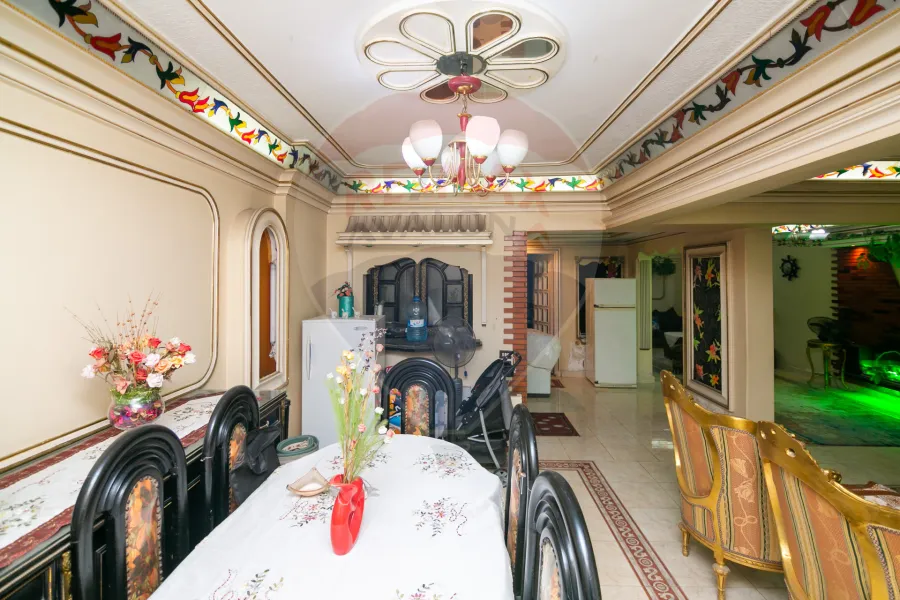 Apartment for sale 250 m Al-Sa&amp;#039;aa (Awlyaa elrahman st.)