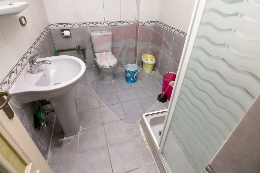 Apartment for sale 250 m Camp Chezar (directly on the sea)