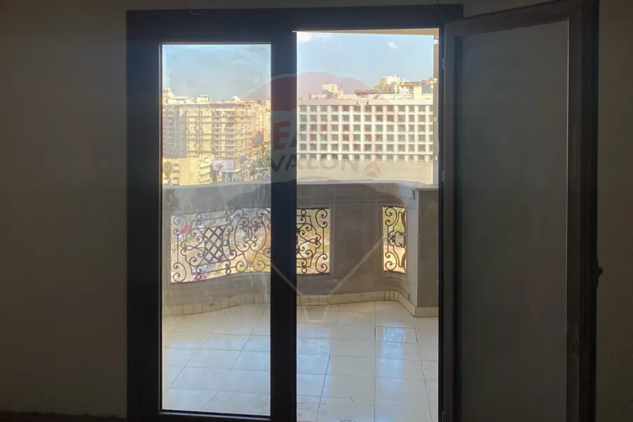 Apartment for sale 180 m Smouha (Fawzi Moaz main St - Brand building)