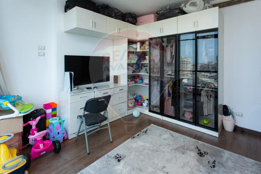 Apartment for sale 235 m Stanley (directly on the sea - Brand Building)