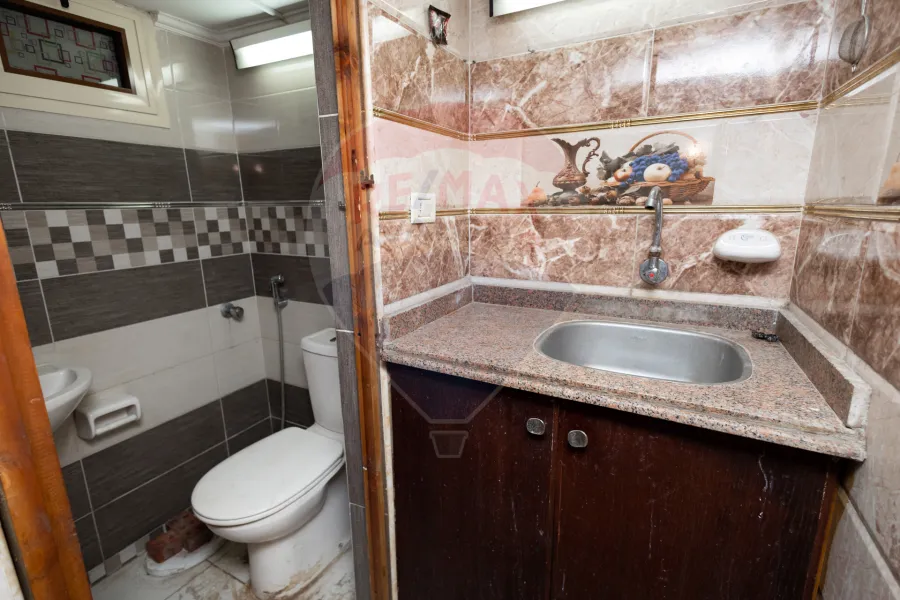 Commercial shop + up floor for sale 85 m Sidi beshr (mohamed najeeb street)