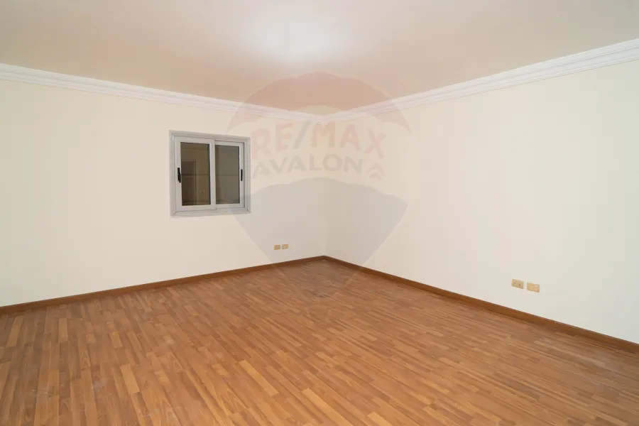 Apartment for Rent 235 m Zizinia (next to Plaza Hotel)
