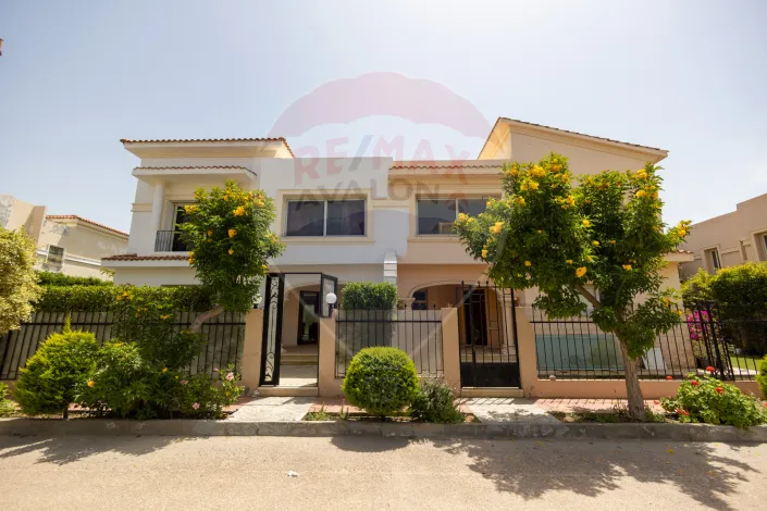 Twin house villa for sale 420 m King Mariout (Alex West - Antoniadis area)
