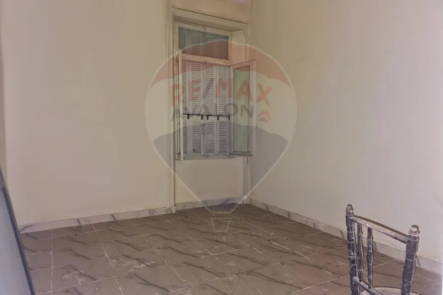 Administrative apartment for rent 200 m Azarita (directly on the tram)