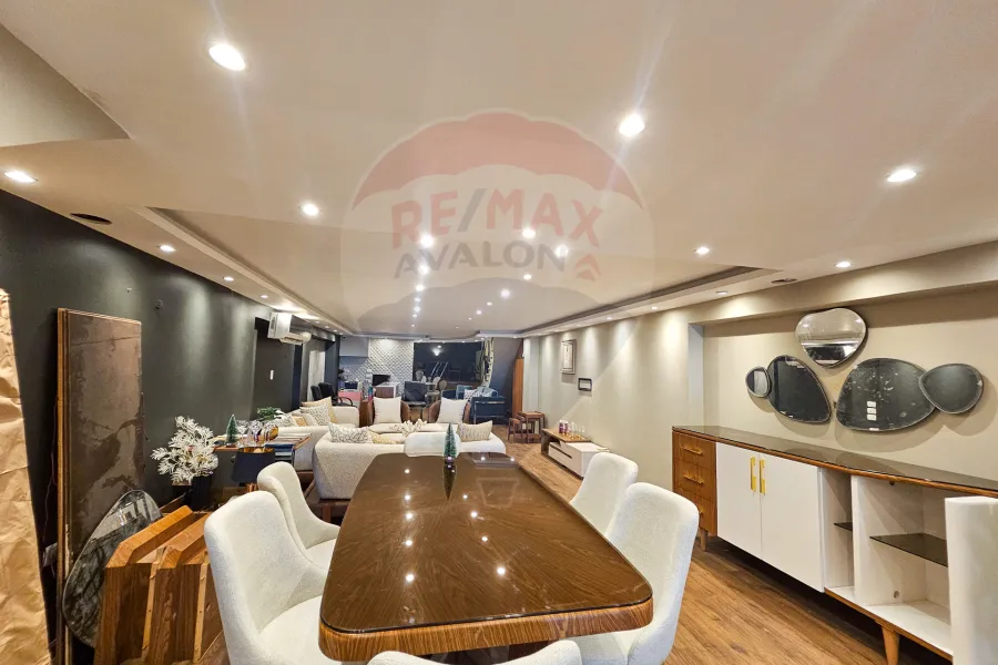 Shop + up-floor for sale 550 m Al-Ibrahimia (directly on the sea)