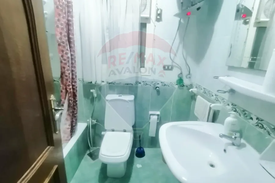 Apartment for sale 200 m Stanley (steps from the sea)