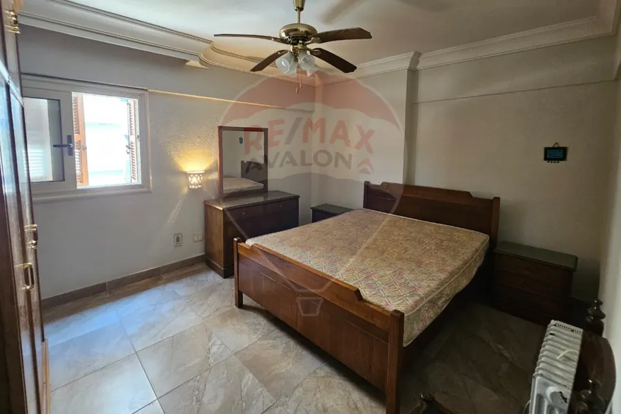 Apartment for sale 126 m Sidi Gaber (directly on the sea)