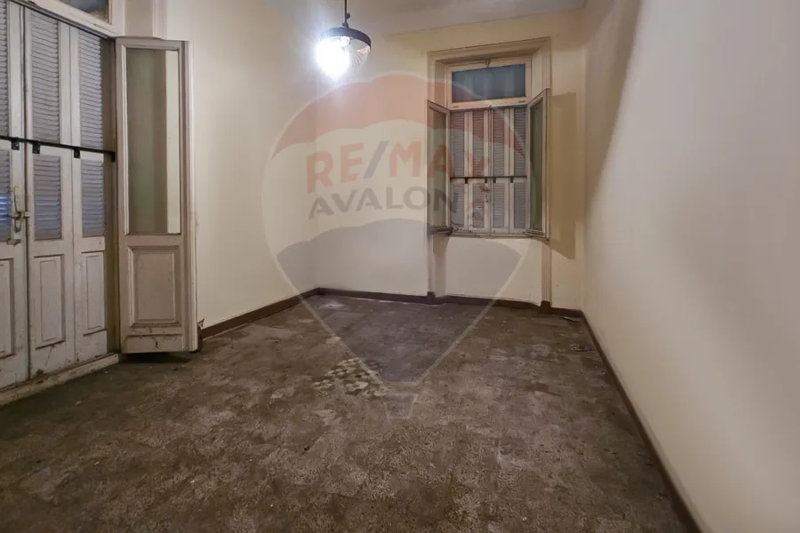 Administrative apartment for rent 200 m Azarita (directly on the tram)