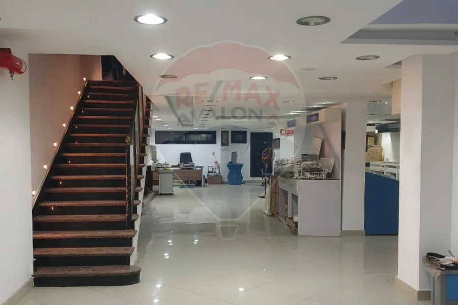 محل + صندرة للبيع 405 م الإبراهيميه (ش بور سعيد)