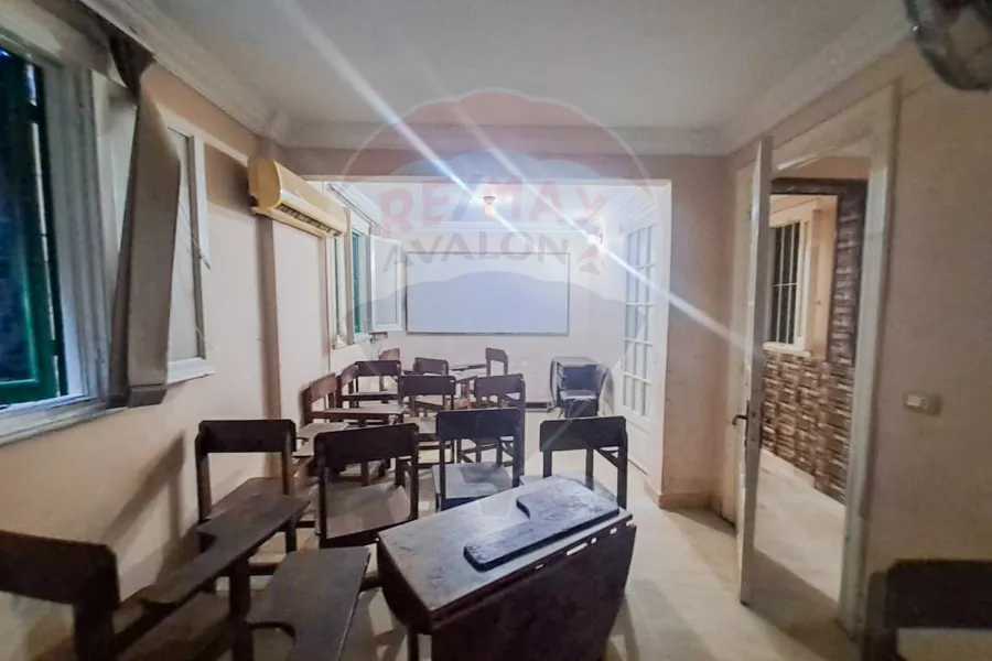 Administrative Center for sale 135 m Sidi Gaber (directly on the tram)