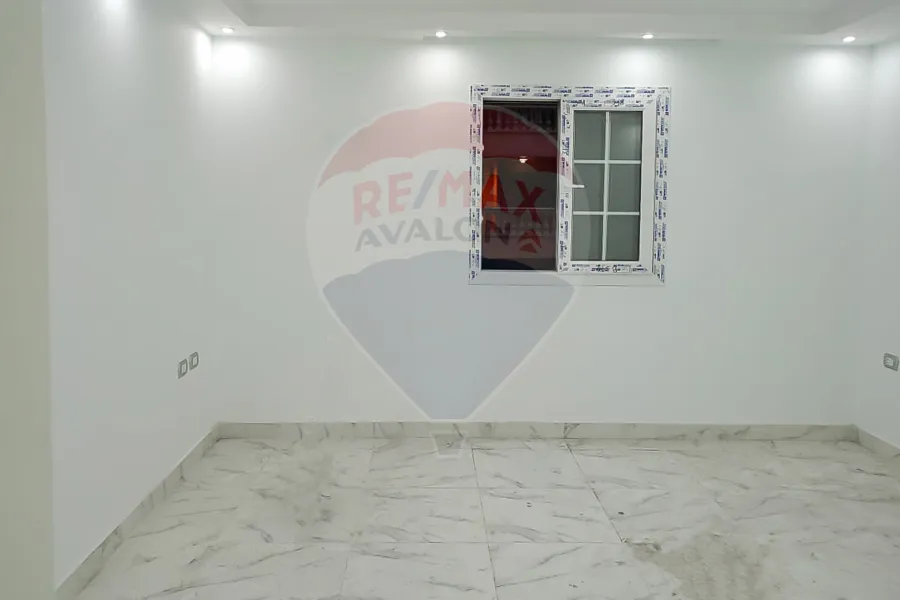 Adminstrative unit for rent 100 m Smouha (Mostafa Kamel St.)