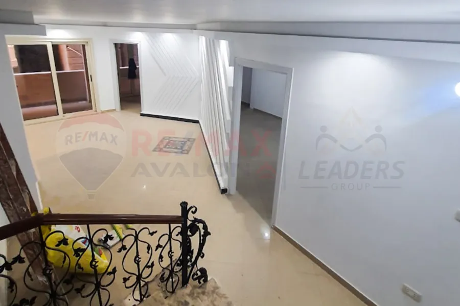 Duplex apartment for rent 210 m Stanley (branching from the sea)