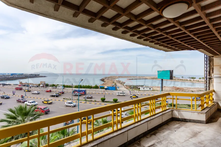Apartment for sale 280 m Zizinia (directly on the sea)
