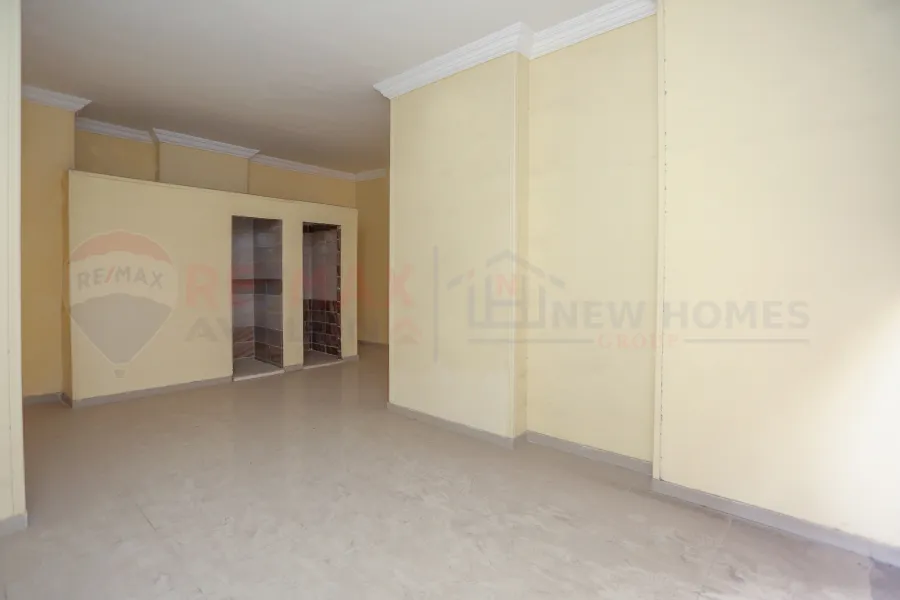 Shop for rent 43 m Al-Ibrahimia (second number from Abu Qir st.)