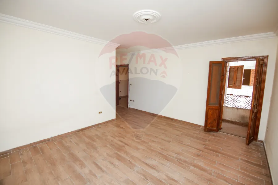 Apartment for sale 192 m Al Shatby (Steps from the sea)