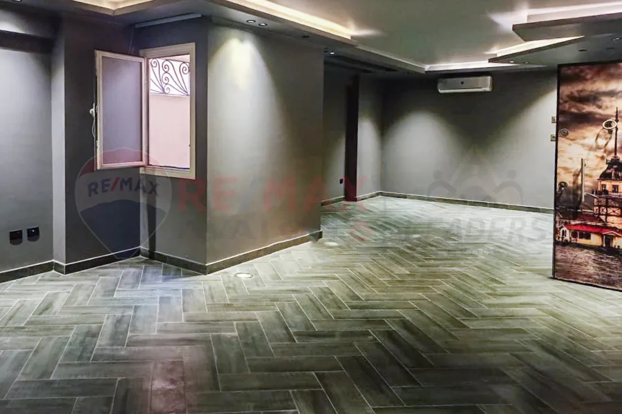 Administrative apartment for rent 210 m Kafr Abdo (Khalil El Khayyat St.)
