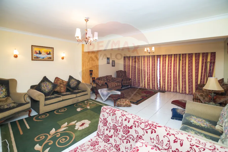 Apartment for sale 180 m Mandara (on the sea - Next to Sheraton Hotel)