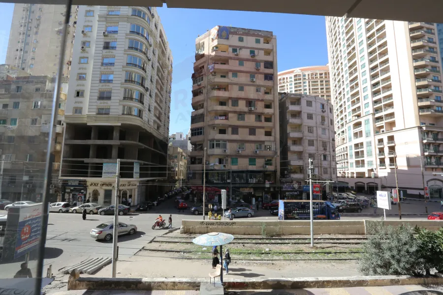 ميزان للايجار 770 م سان ستيفانو (على الترام مباشره)