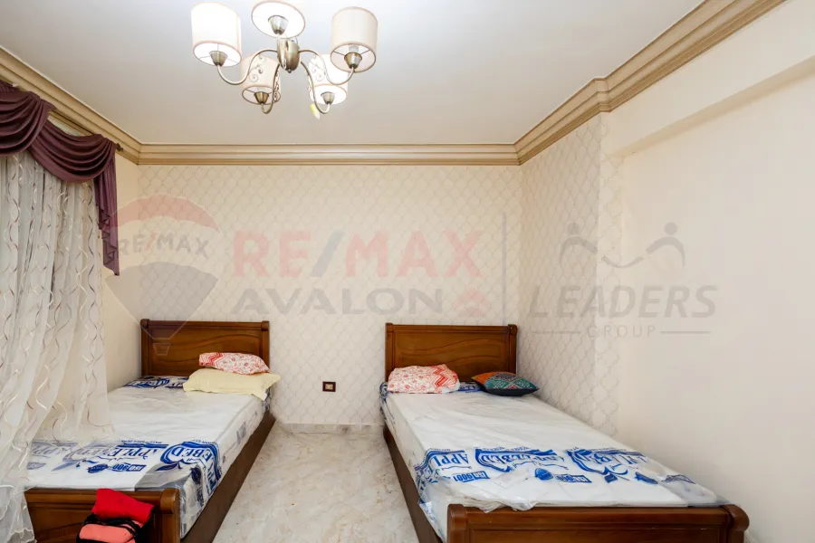 Apartment for sale 200 m Janaklis (steps from Abu Qir St.)