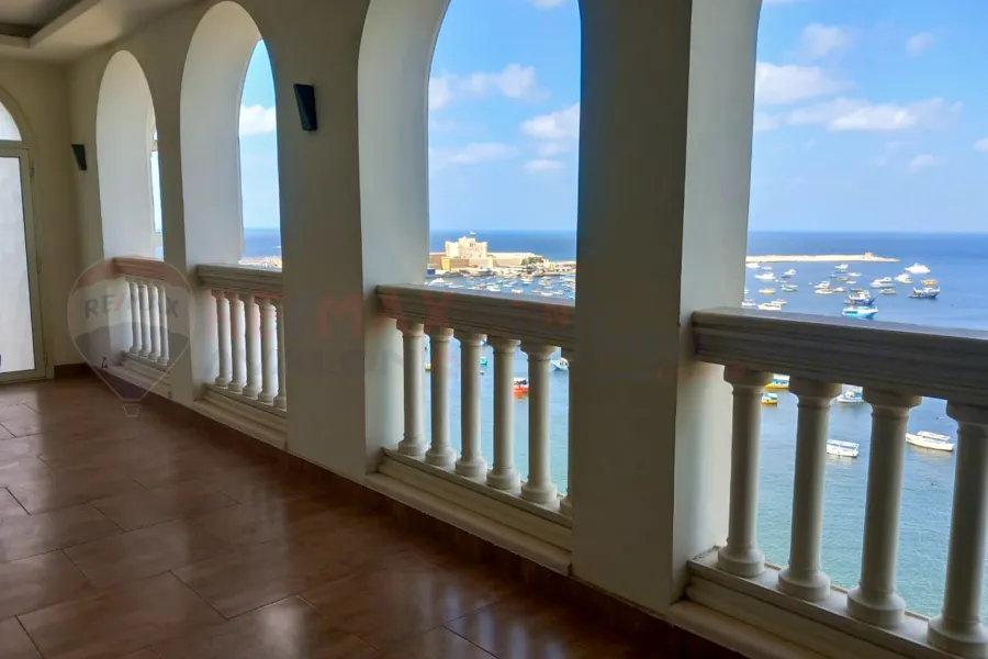 Apartment for sale 160 Bahri (directly on the sea)