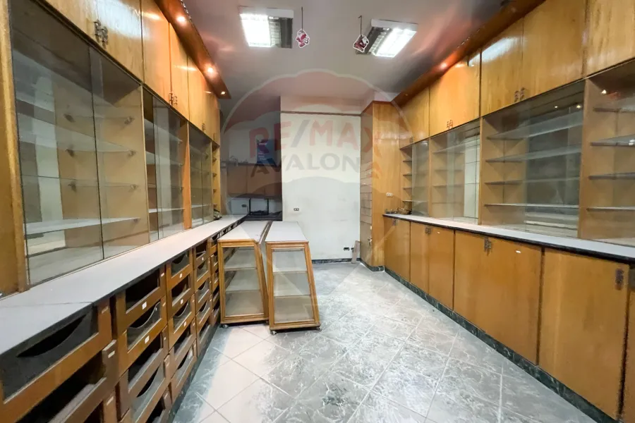 صيدلية للبيع 40 م زيزينيا (بجوار مسجد يحيي)