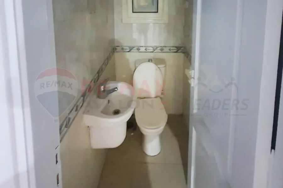 Duplex apartment for rent 210 m Stanley (branching from the sea)