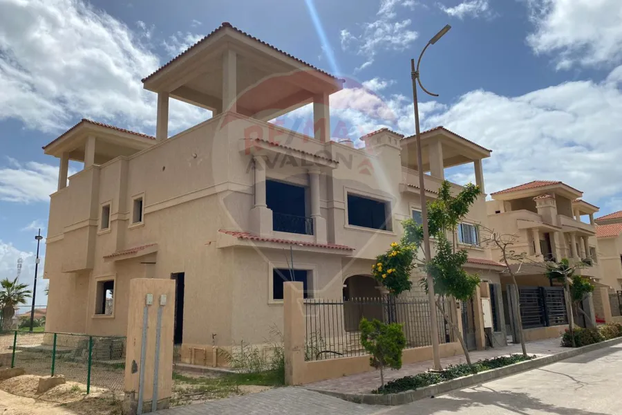 Town house villa for rent 198 m King Mariout (Alex West compound)