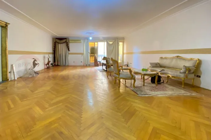 Apartment for sale 230 m Saba Basha (steps from Abu Qir St. and tram)
