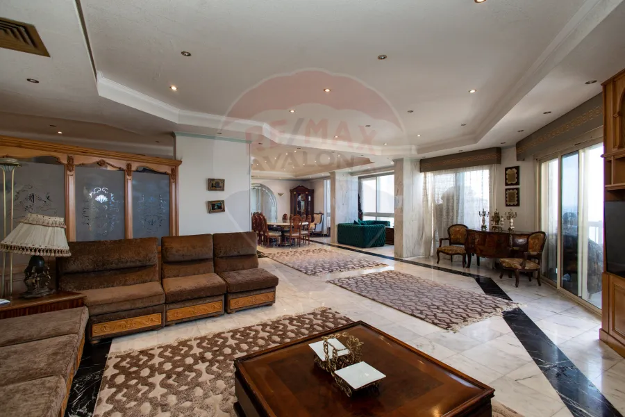Apartment for sale 350 m Saba Basha (directly on the sea)
