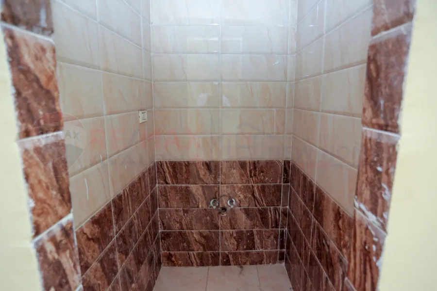 Shop for rent 43 m Al-Ibrahimia (second number from Abu Qir st.)